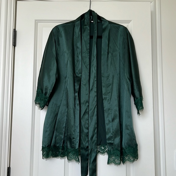 Emerald green Satin Robe - Picture 1 of 7
